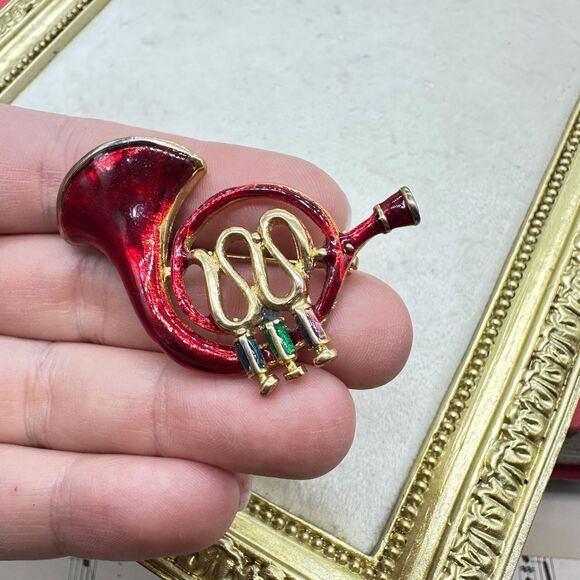Vintage Christmas Brooch Christmas Horn Pin Enamel French Horn Brooch - Picture 3 of 6
